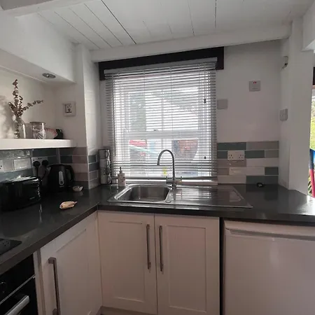 Foretop Cottage,